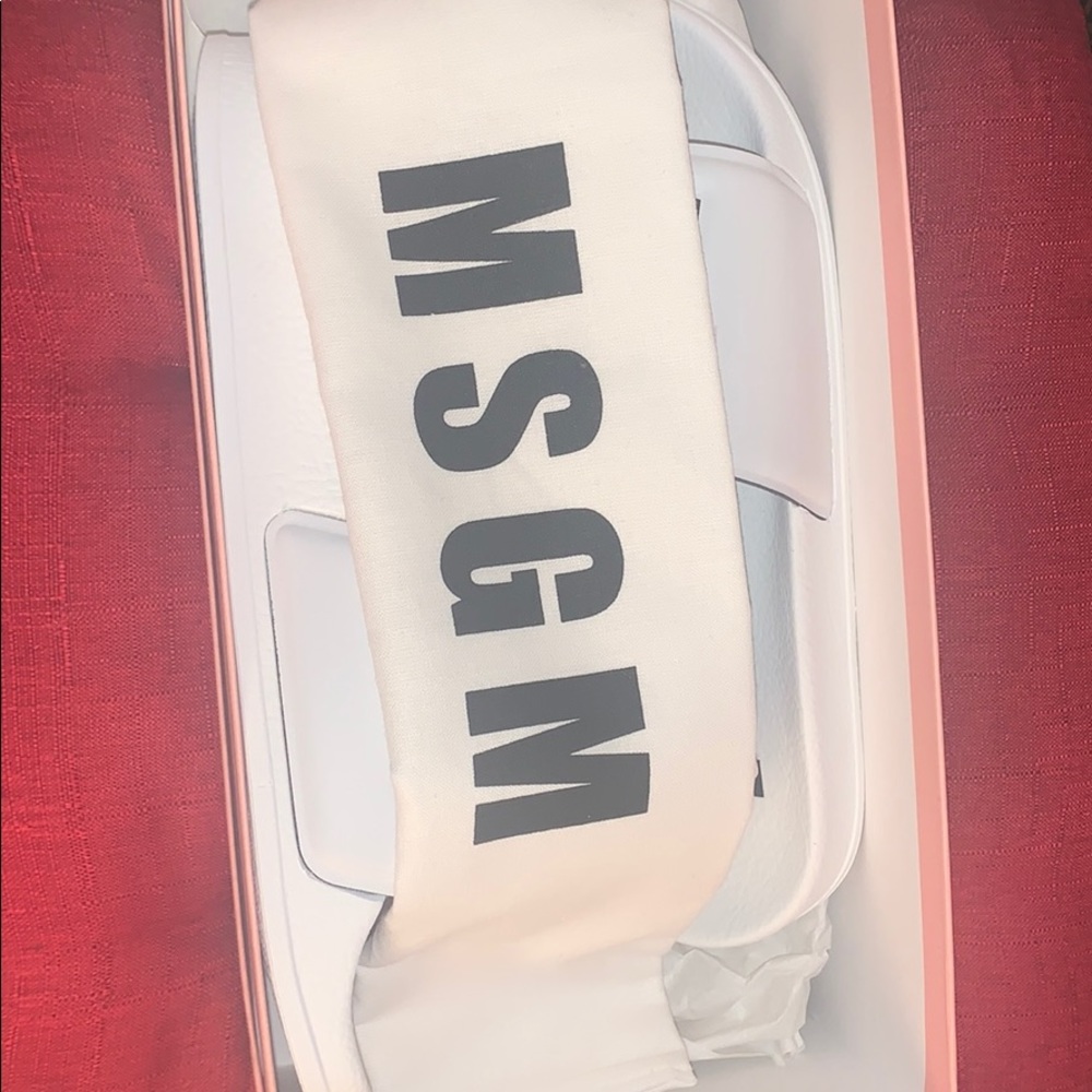 MSGM “Pool Slides” - Picture 2 of 3
